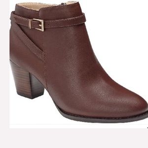 Vionic Upton ankle boot, size 7.5.